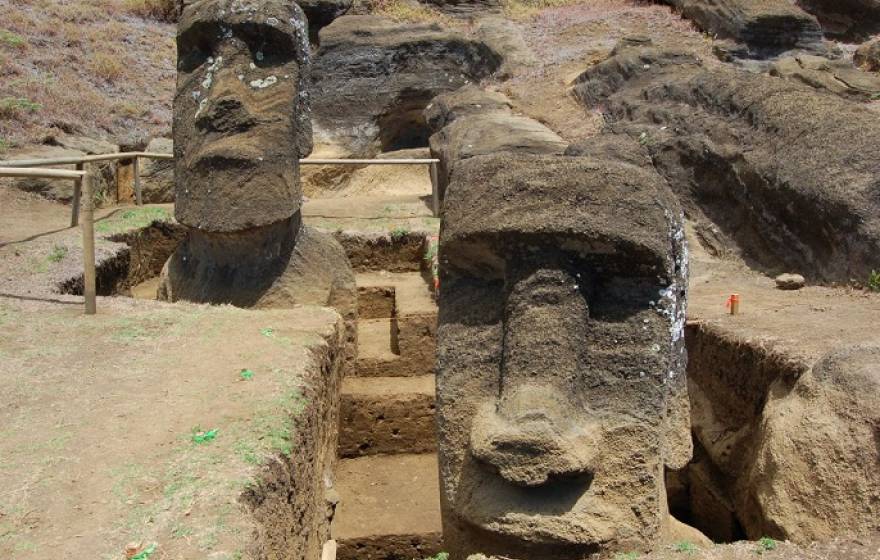 Moai statues